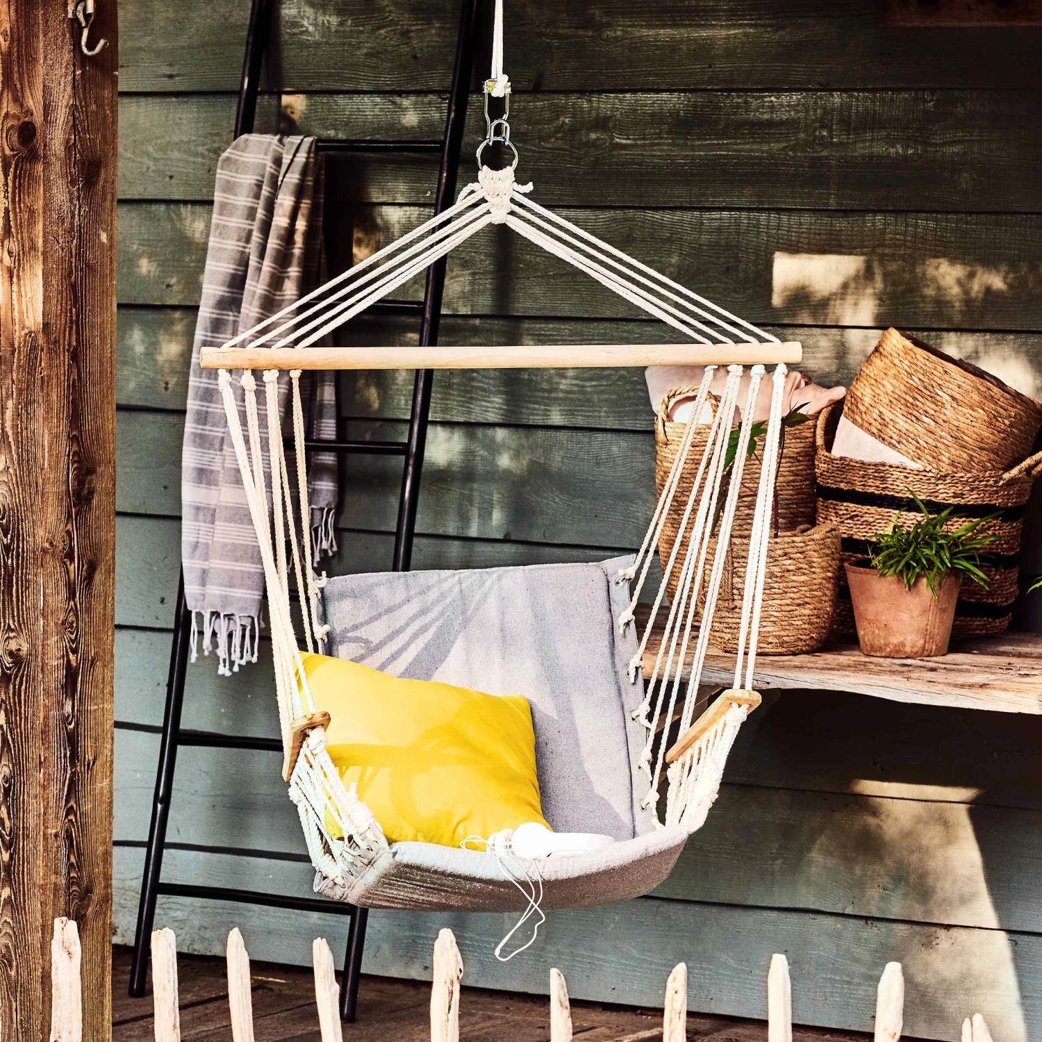 BABOON Hängesessel Mit Holzarmlehnen 2 BABOON Hängesessel Mit Holzarmlehnen – Bild 2